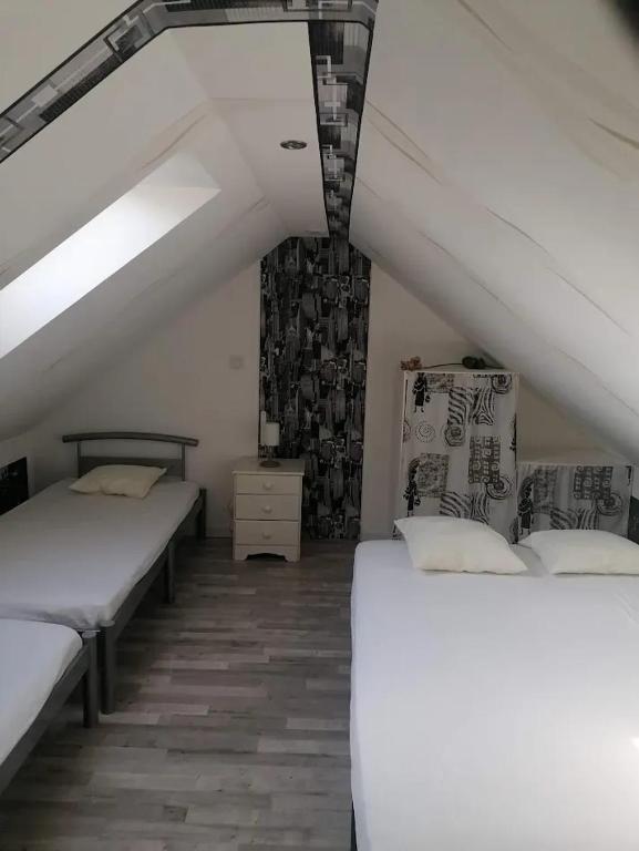 Zdjęcie z galerii obiektu Appartement confortable à Arnage - 80 m² - Terrasse et jardin w mieście Arnage