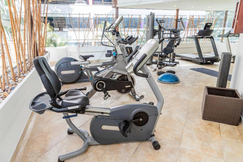 Fitness centrum a/nebo fitness zařízení v ubytování Four Points by Sheraton Medellín