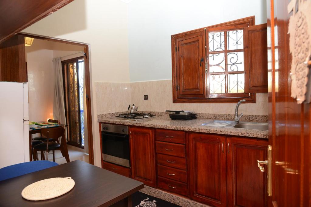 Kuchyň nebo kuchyňský kout v ubytování Eco Farm Tayssir Marrakech