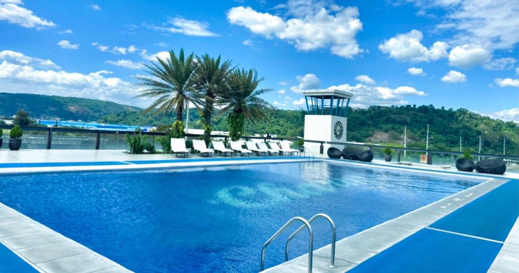 Bazén v ubytování Le Charmé Suites - Subic nebo v jeho okolí