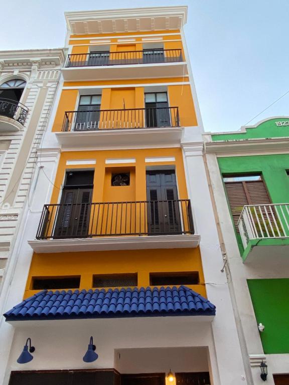Modern 2-Bedroom Apartment in historic Old San Juan - Departamento