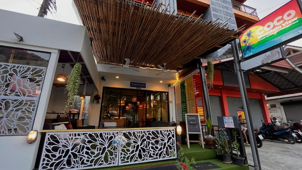 Coco Mountain View Guest House Hotel - Resim 17