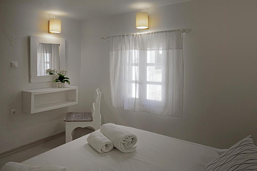 Uma cama ou camas num quarto em Glaros Studios