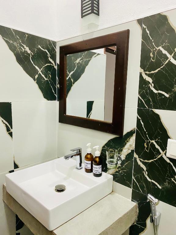 Tropicana Home Stay - 13