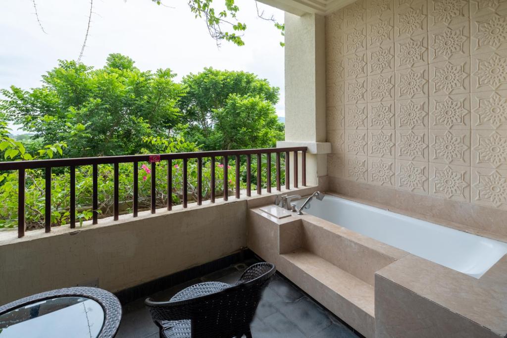Stony Brook Villa Jianguo Resort Sanya的一间浴室