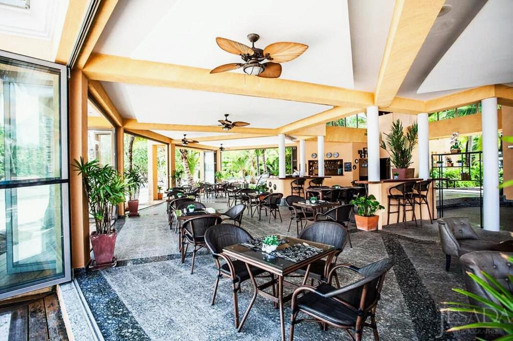 Restaurace v ubytování Siam Royal View Resort Apartments
