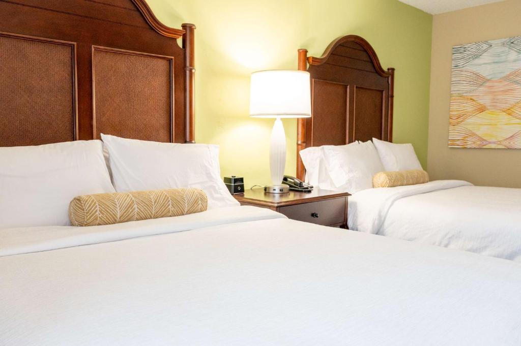 Postel nebo postele na pokoji v ubytování Hampton Inn & Suites San Juan