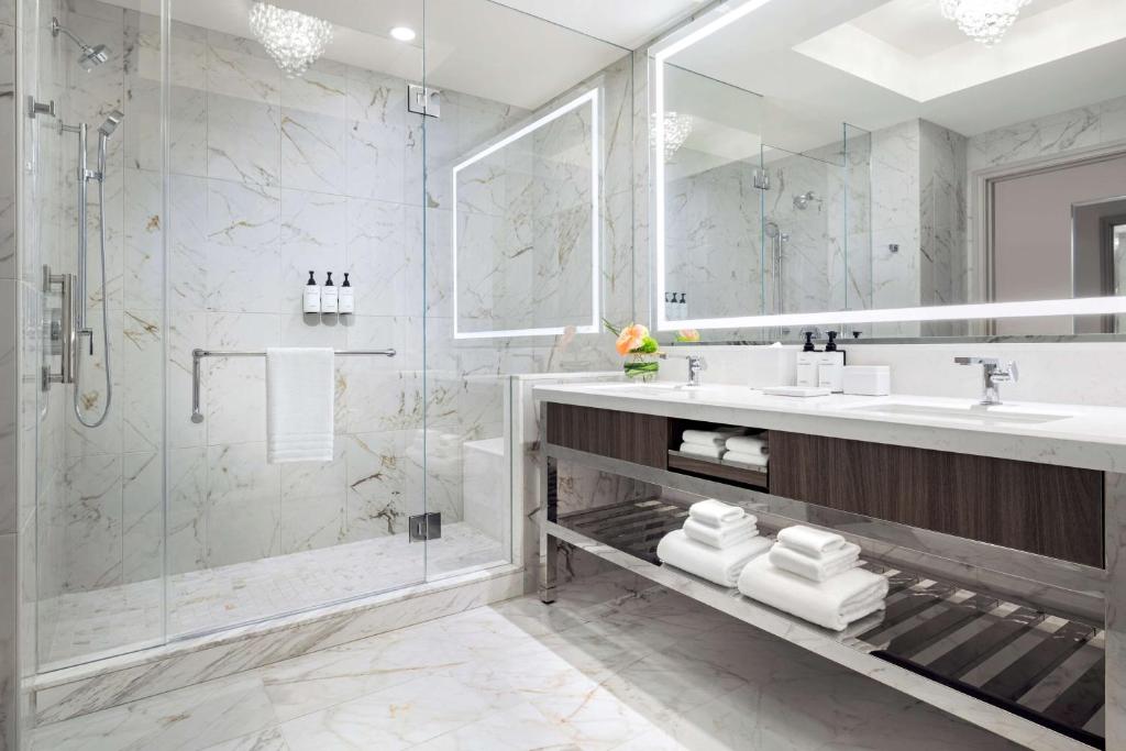 Crockfords Las Vegas, LXR Hotels & Resorts at Resorts World photo