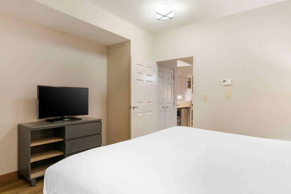 Country Inn & Suites by Radisson, Columbia, MO photo