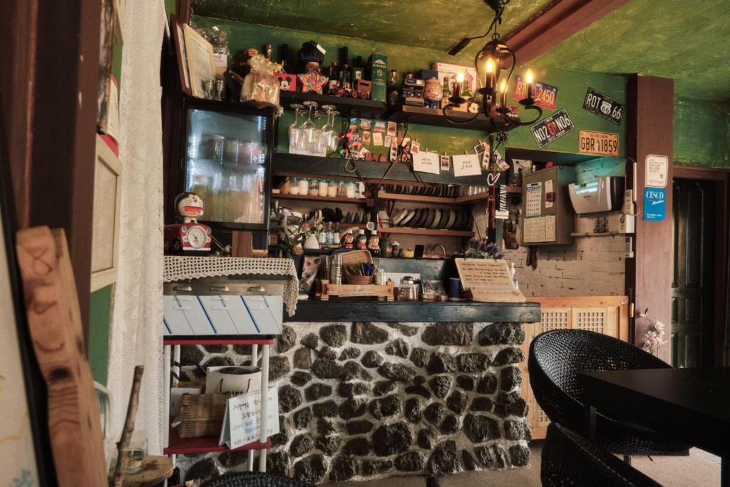 Ο χώρος του lounge ή του μπαρ στο Jeju Station