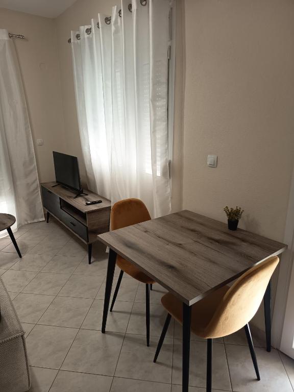 Regina Apartment B