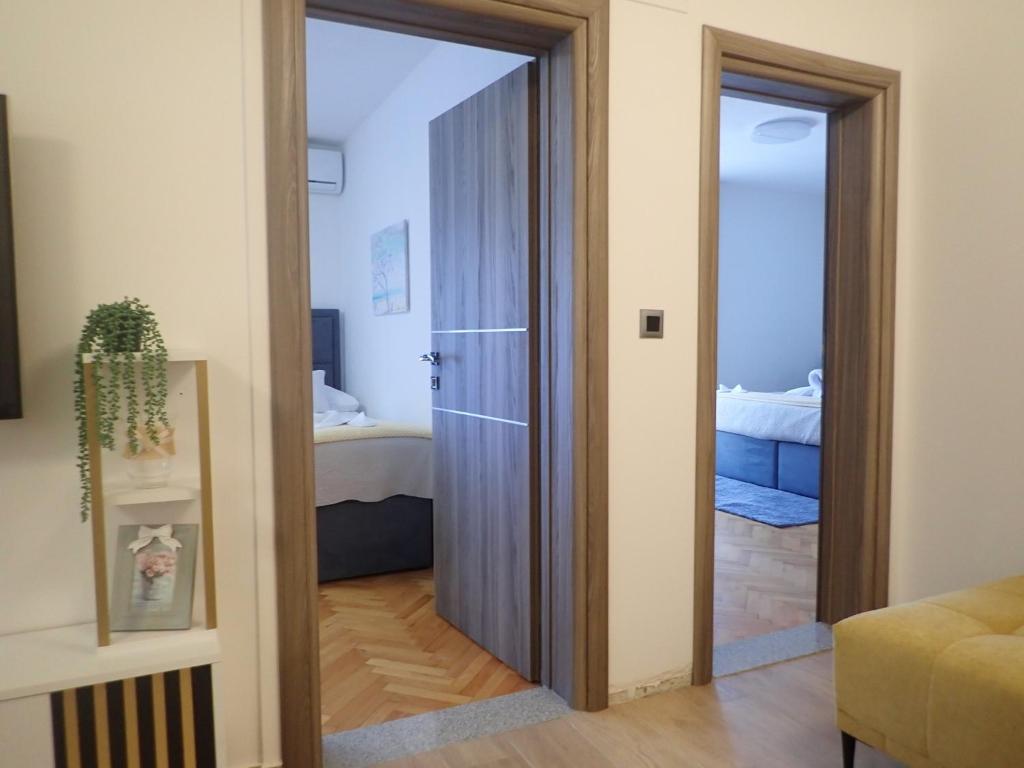 Posedenie v ubytovaní Apartmani NIL