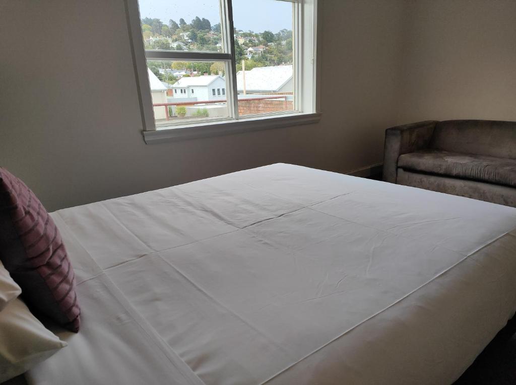 Centennial Inn on Bathurst - Resim 32