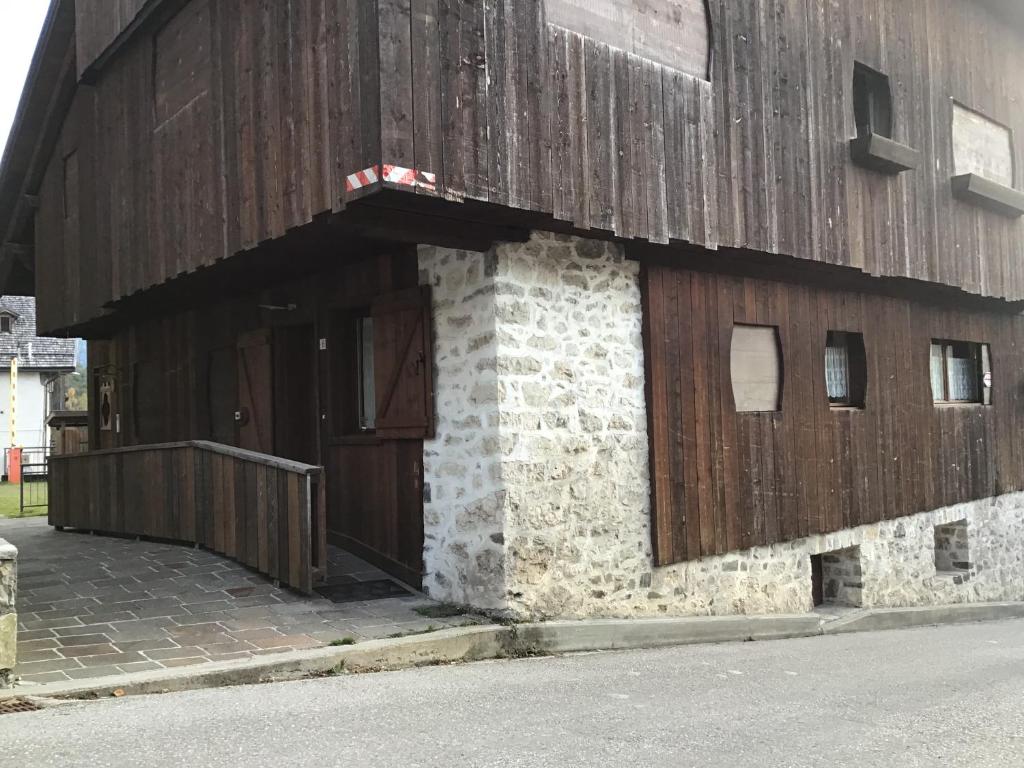 Budova, v ktorej sa apartmán nachádza