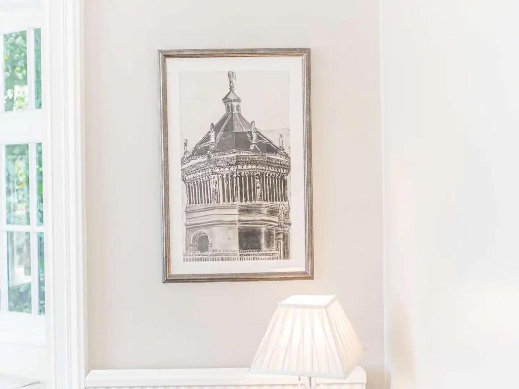 Fotografie z fotogalerie ubytování Southfield is a spacious period five bed, four bath with parking v destinaci Kendal