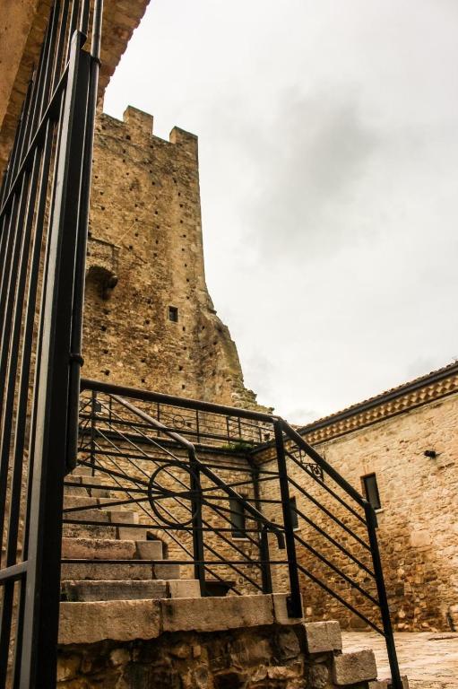 Fotografie z fotogalerie ubytování Castel di Pietra v destinaci Pietra Montecorvino