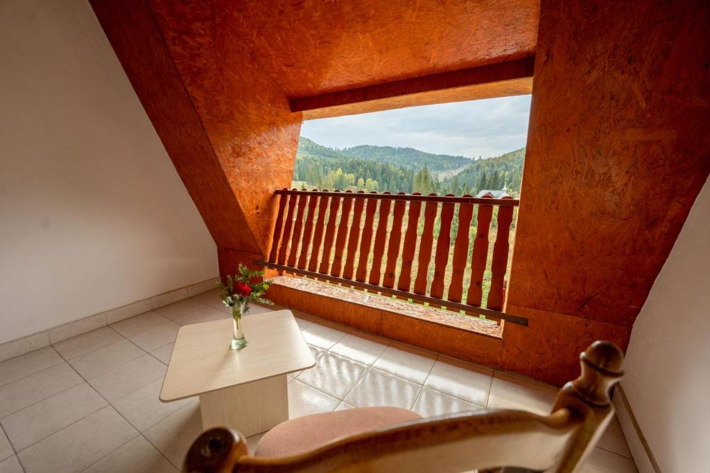 Nespecifikovaný výhled na hory nebo výhled na hory při pohledu z hotelu