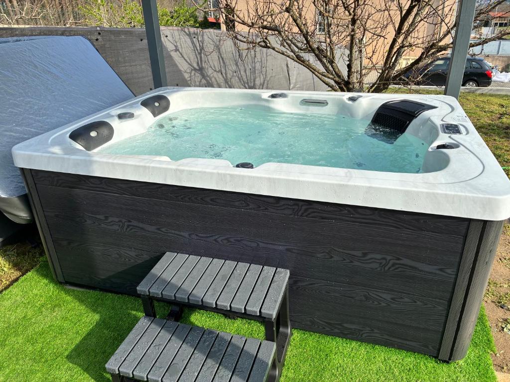 Fotografie z fotogalerie ubytování Sublime Tiny House avec piscine et jacuzzi privé près de Braga v destinaci Bico