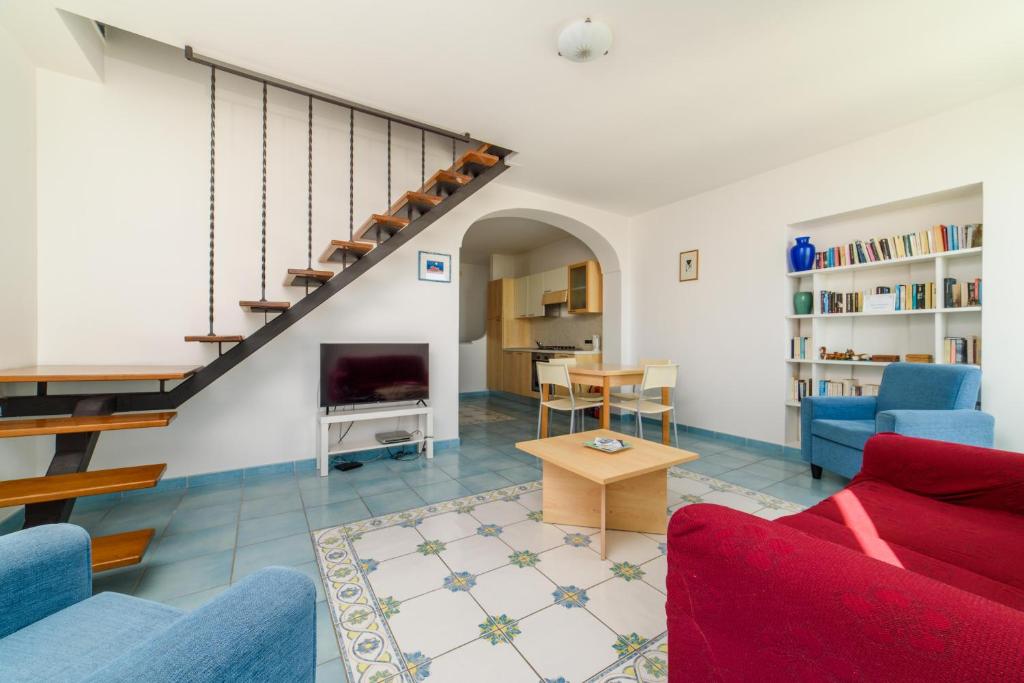 A seating area at LUIMAR Holiday House