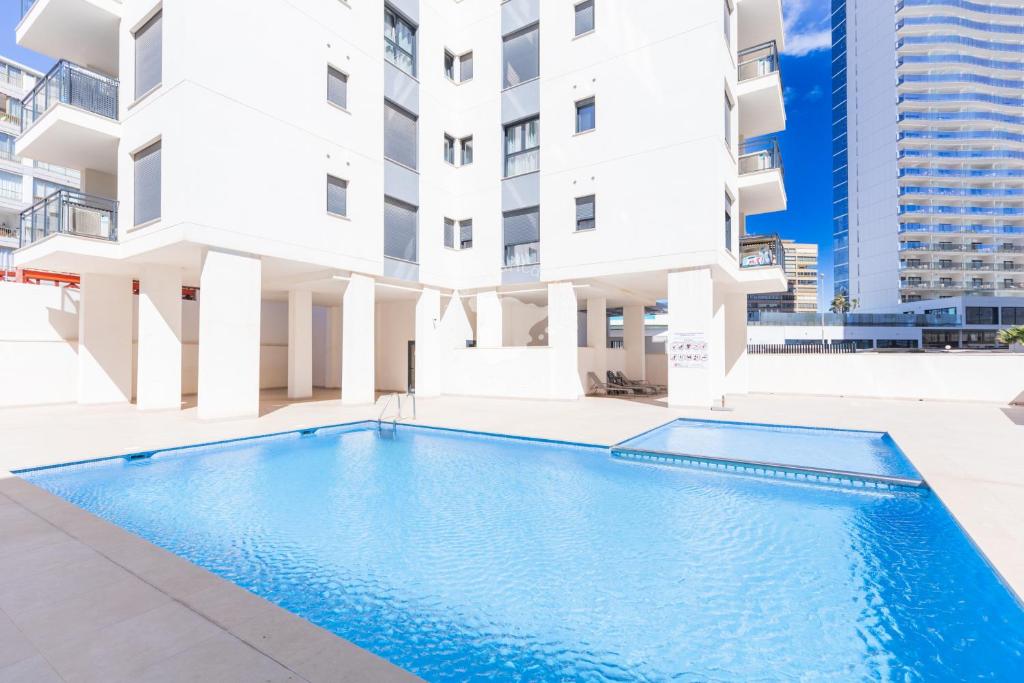 Bazén v ubytování CostaBlancaDreams Arenal Suites in Calpe nebo v jeho okolí