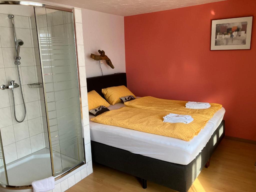 Postel nebo postele na pokoji v ubytování Gasthaus Morgenrot