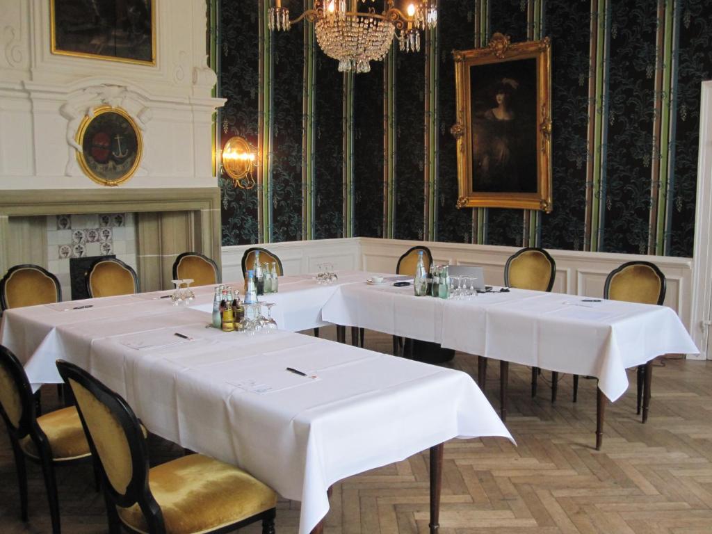 Restaurace v ubytování Hotel Schloss Wilkinghege
