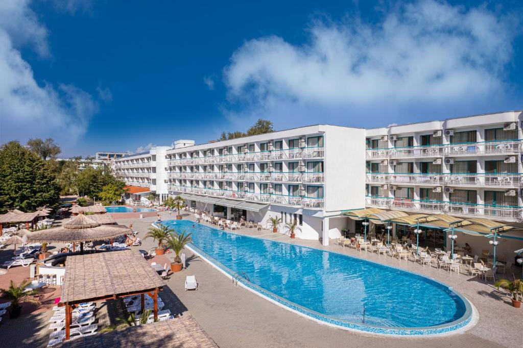 Bazén v ubytování Zefir Hotel nebo v jeho okolí