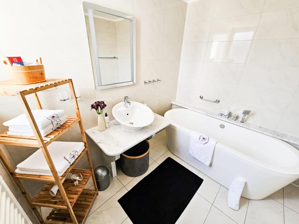 Koupelna v ubytování Molnar Resort Villa Mimoza & Apartment Nea