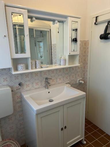 A bathroom at Ardiano 1818