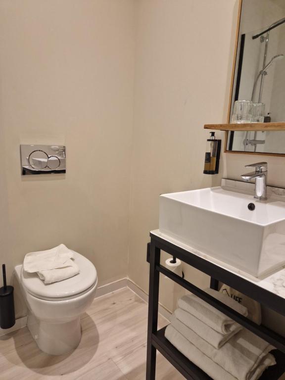 Hôtel Life Marseille VP - Vieux Port - Resim 26