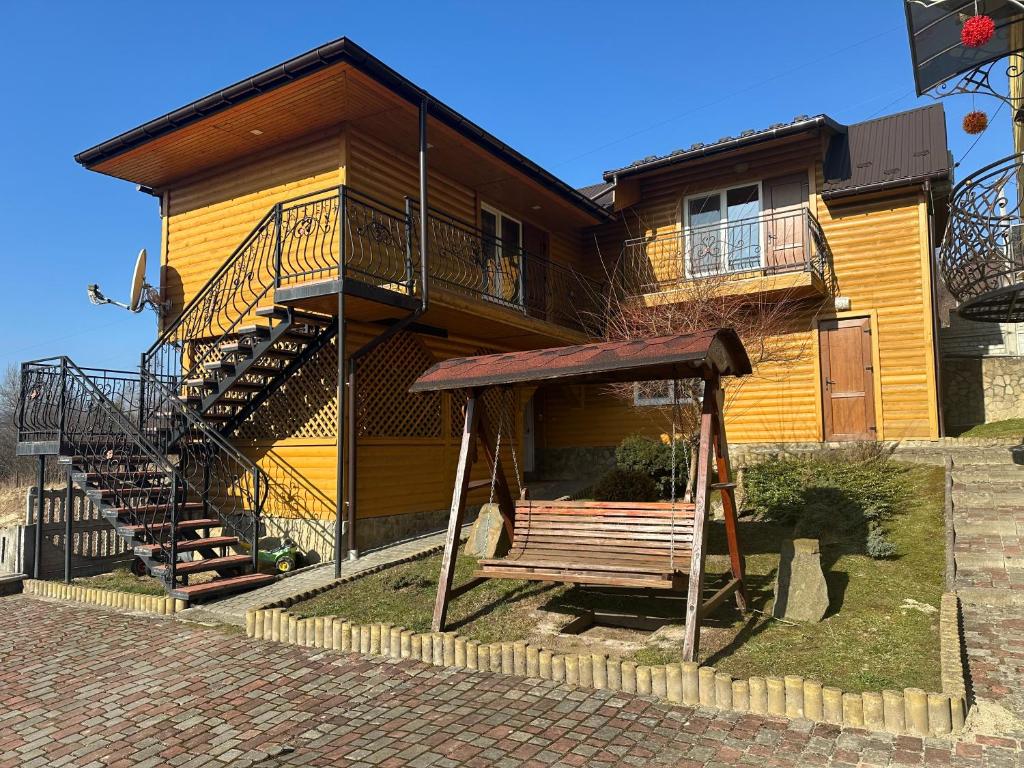 Budova, kde se aparthotel nachází