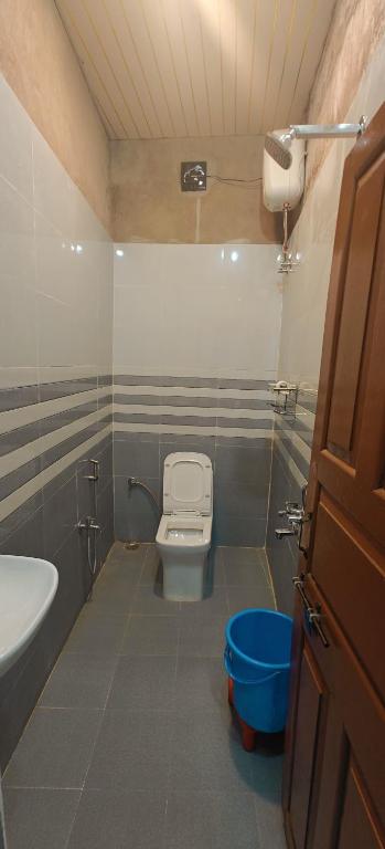 Koupelna v ubytování Shree p Guest House