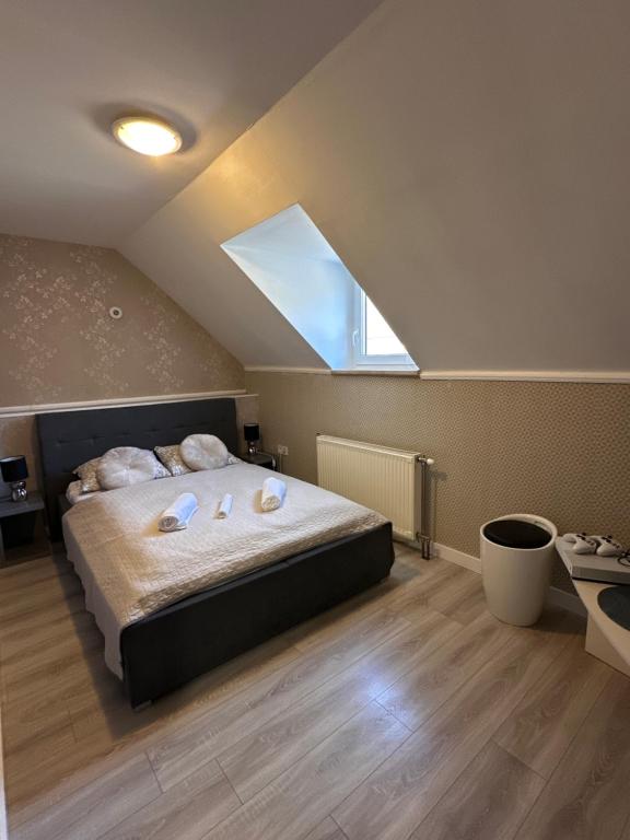 Łóżko lub łóżka w pokoju w obiekcie Jager Guesthouse