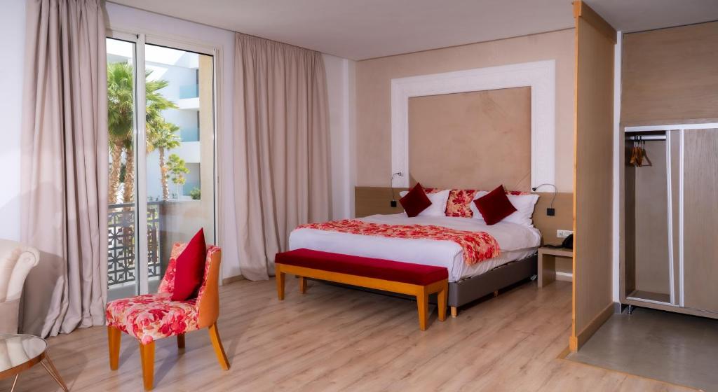 Postel nebo postele na pokoji v ubytování Mandarin Palace Hotel & Spa