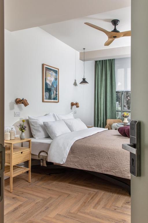 Hotel Carmel - Housity