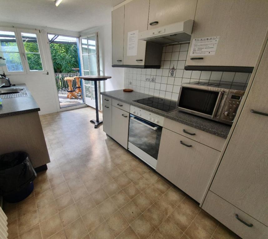 Interlaken Linda Inn Lodge - Resim 8