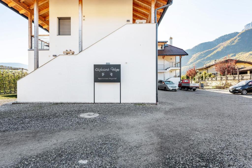 Vista generica sulle montagne o vista sulle montagne dall'interno dell'appartamento