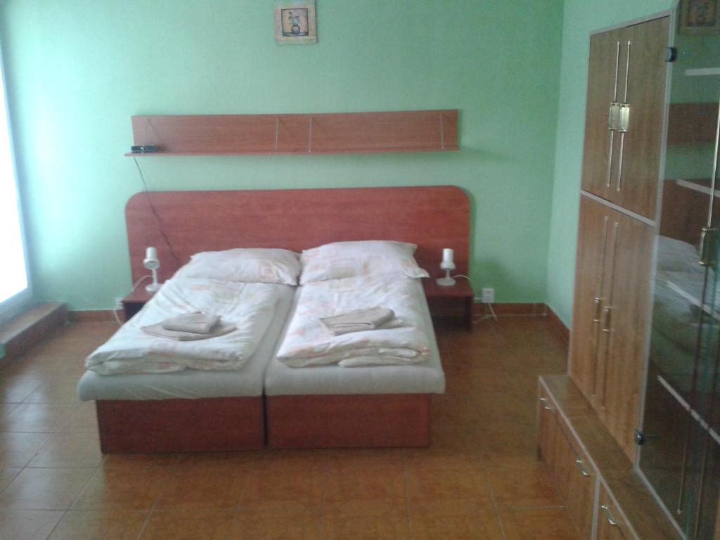 Garni Hotel Sonata - Triple Habitación Con Ducha