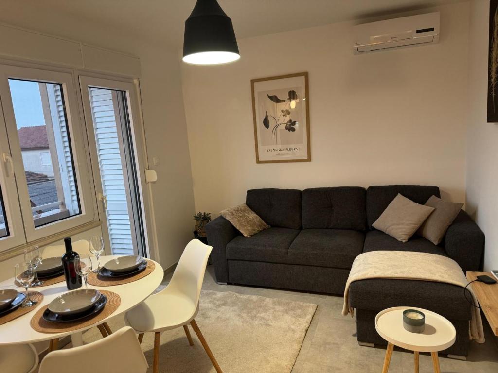 Afbeelding uit fotogalerij van Apartman Ema in Opuzen