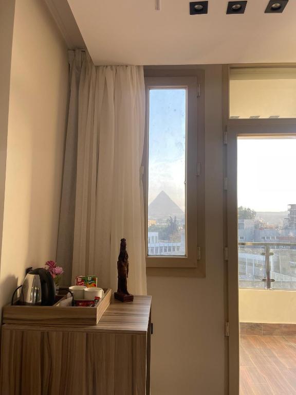 Nespecifikovaný výhled na hory nebo výhled na hory při pohledu z hotelu