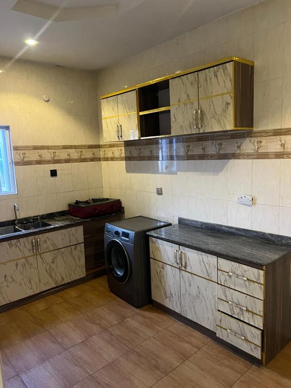 Fotografie z fotogalerie ubytování Destymond Apartment warri ve Warri