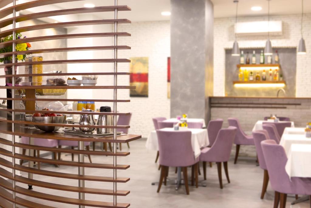 Posedenie v ubytovaní Pan Hotel