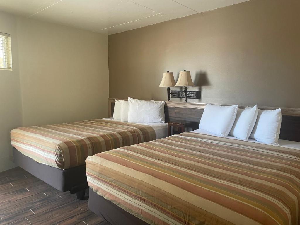 Ala Moana Motel & Suites - Two Room Suite With Private Balcony