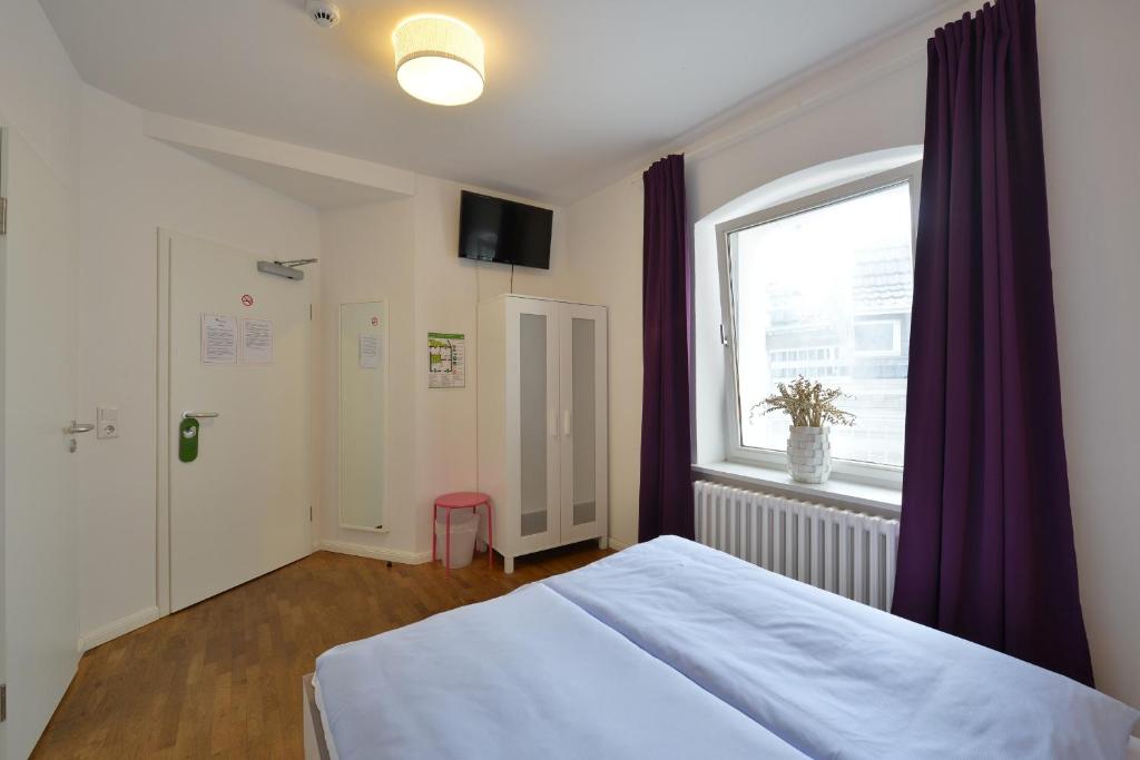 Townside Hostel Bremen - Twin Room With Bathroom