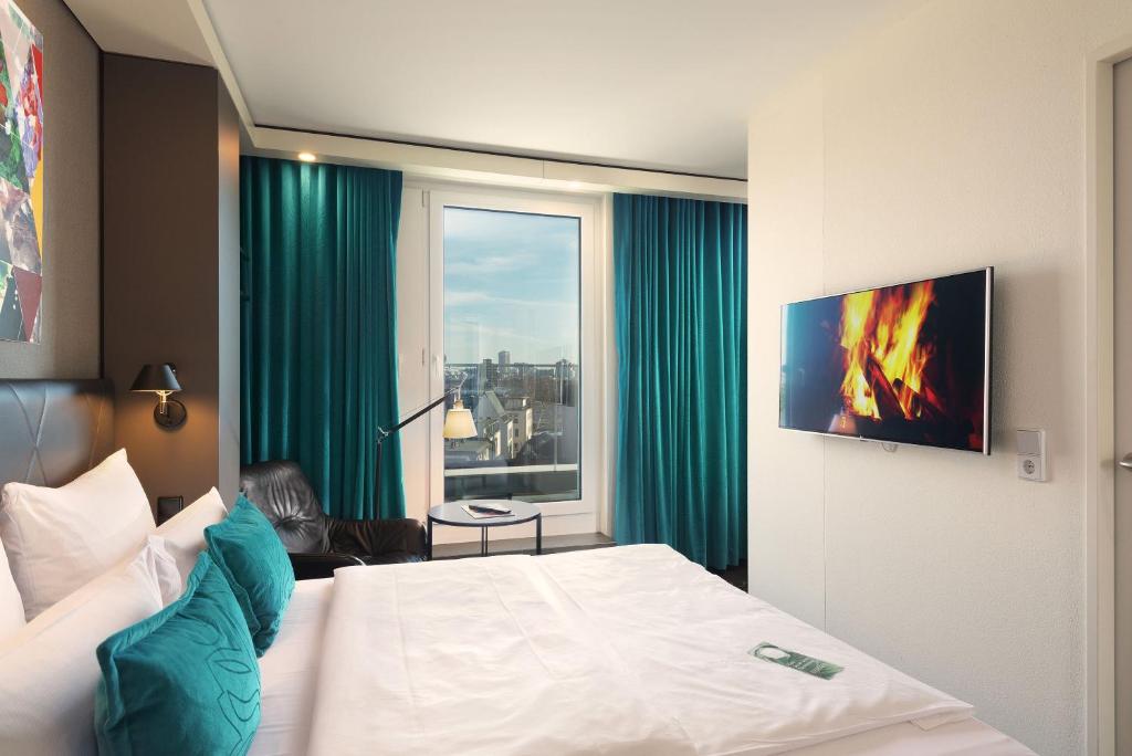 Motel One Frankfurt-Römer - Resim 5
