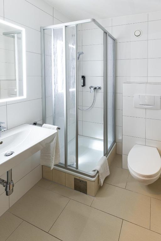A bathroom at Hotel Katharinenhof STANDARD