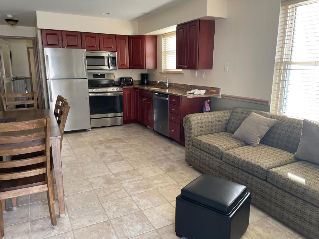 Ala Moana Motel & Suites photo