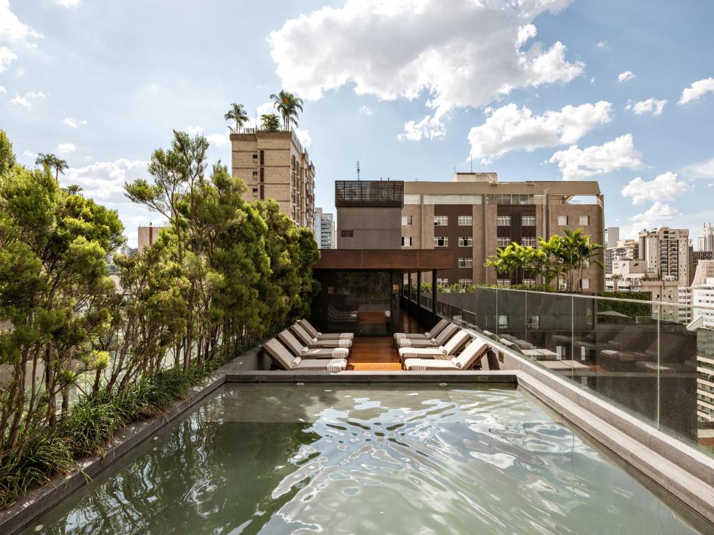 A piscina localizada em Hotel Fasano Belo Horizonte ou nos arredores