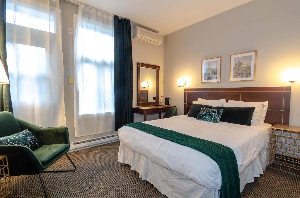 
Queen Room with Balcony
