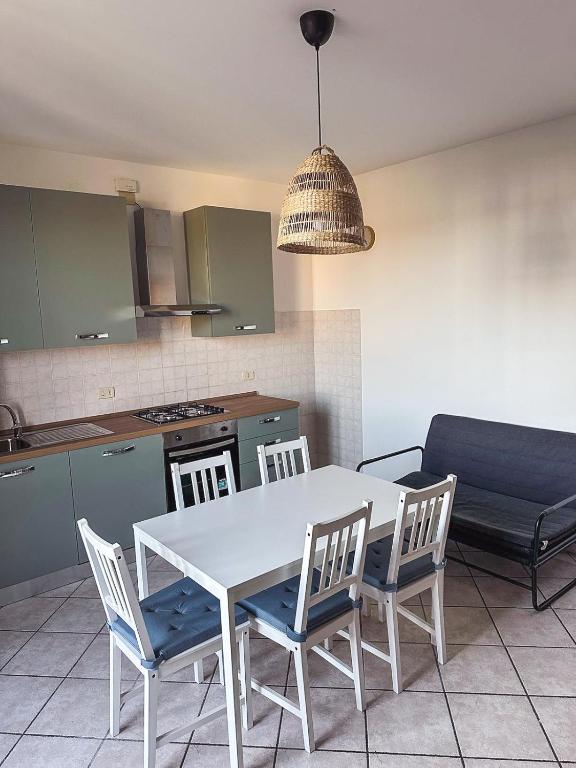 Kuchyň nebo kuchyňský kout v ubytování Dullos' House
